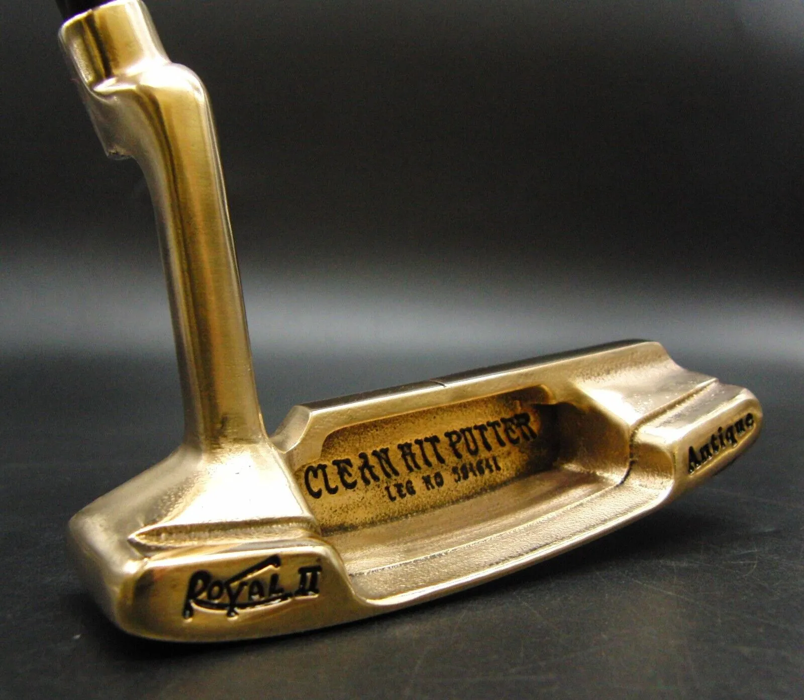 Royal II Antique Leg No 591611 Clean Hit Putter Hickory Shaft 88cm Length 8 Royal II Antique Leg No 591611 Clean Hit Putter Hickory Shaft 88cm Length - Image 6