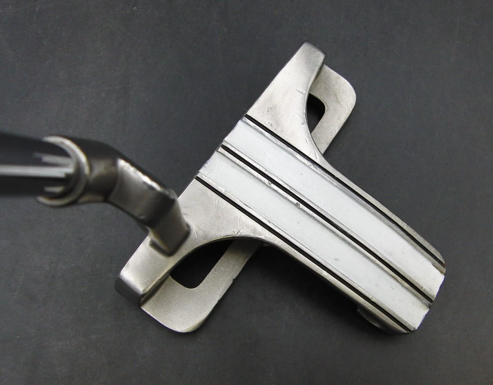 Odyssey Marxman White Hot XG Putter Steel Shaft 87cm Length Super Stroke Grip 5 Odyssey Marxman White Hot XG Putter Steel Shaft 87cm Length Super Stroke Grip - Image 3