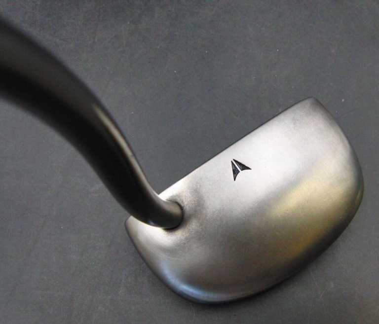 RARE Vintage Mizuno 9300 Putter Steel Shaft 88cm Length Mizuno Grip 6 RARE Vintage Mizuno 9300 Putter Steel Shaft 88cm Length Mizuno Grip - Image 4