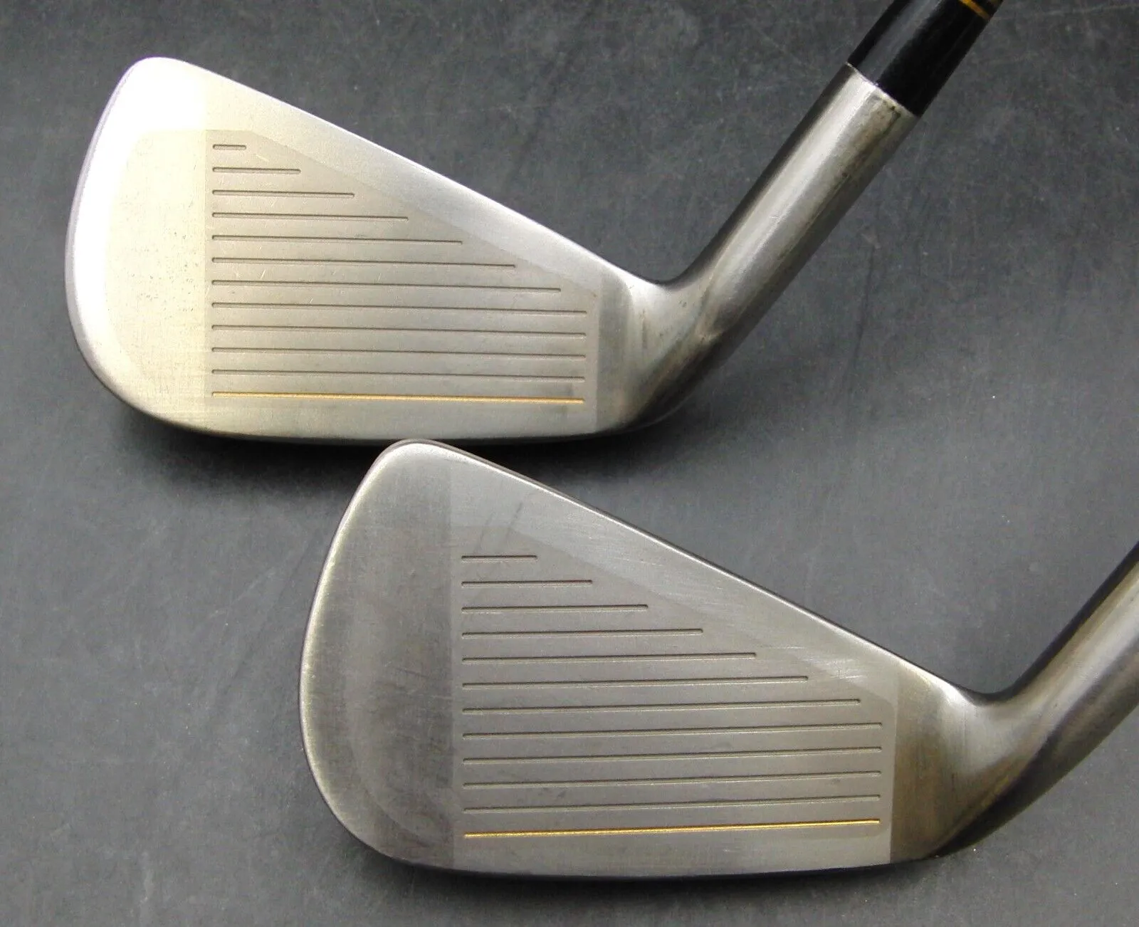 Set Of 2 Dunlop Maxfli HI-BRID 3 & 4 Irons Stiff Graphite Shafts Dunlop Grips 4 Set Of 2 Dunlop Maxfli HI-BRID 3 & 4 Irons Stiff Graphite Shafts Dunlop Grips - Image 2